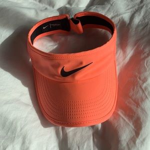 Nike Featherlight Dry Fit Golf Visor